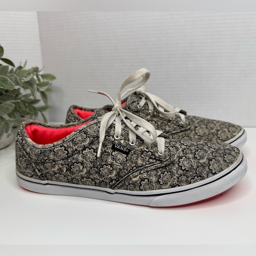 Vans Atwood Paisley Print Sneakers Low Top Black & Creme Skate Women's Size 10